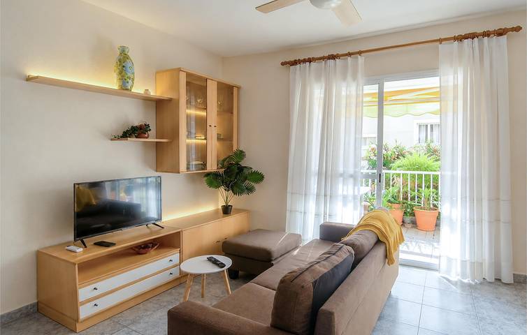 Apartamento vacacional entero, Moderno Apartamento de 70m2: AC, Parking, Terraza, 100m a Playa Masbó in Platja Belcaire (Moncofa), Moncófar