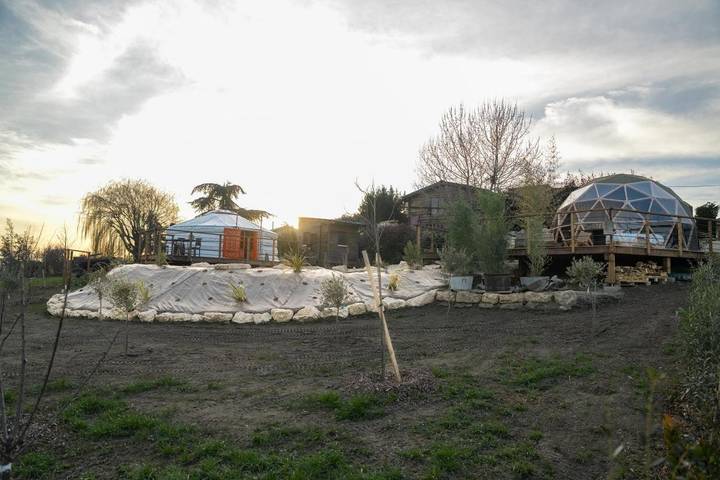 Tente pour 2 personnes, avec Jacuzzi et Terrasse ainsi que Jardin et Vue