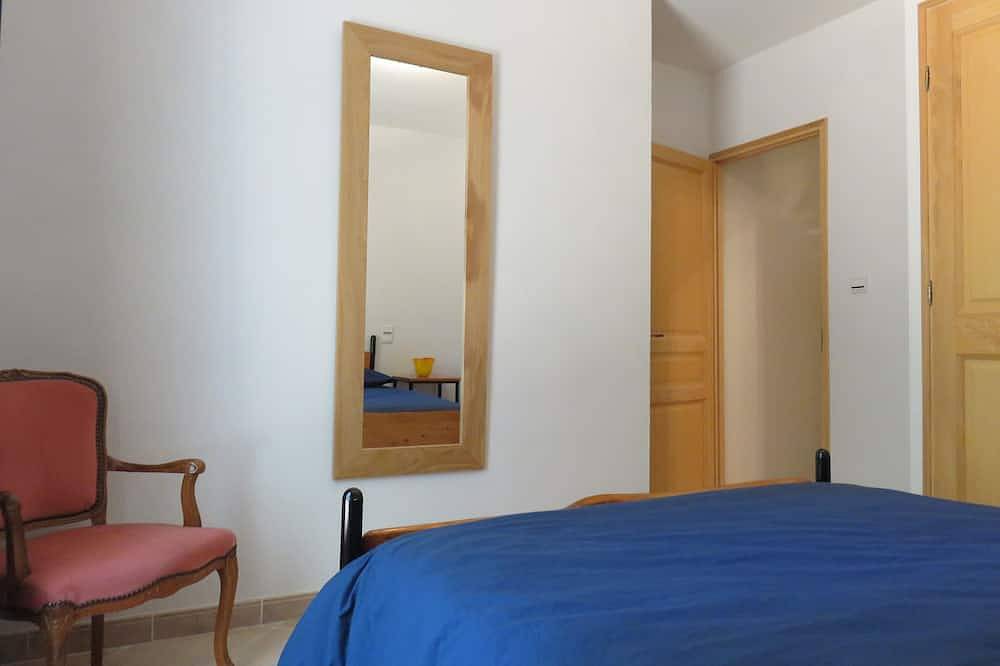 Entire apartment, A paradise for cyclists, mountain bikers, hikers and nature lovers. in Eygaliers, Nyons region