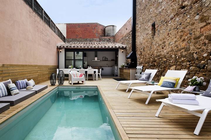 Casa rural para 11 personas, con Terraza además de Jardín y Piscina en San Jordi Desvalls - 2