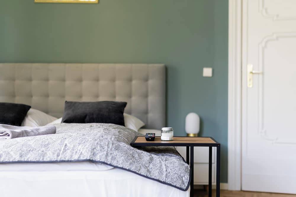 Ganze Wohnung, Bright & Cozy  2Br Apartment in West Berlin,Perfect for Families, 70m to Metro in Berlin Innenstadt, Berlin