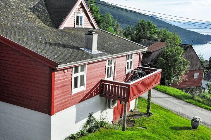 Ferienwohnung für 4 Personen, mit Balkon und Garten in Jondal