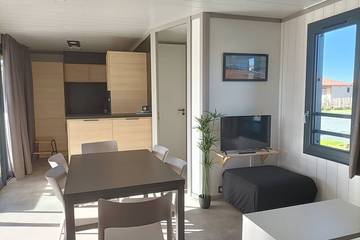 Gîte pour 6 personnes, avec jardin et piscine ainsi que terrasse et sauna à Saubrigues