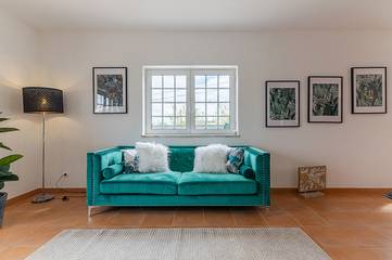 Holiday Home for 10 People in Carregado e Cadafais, Estremadura Province, Photo 4