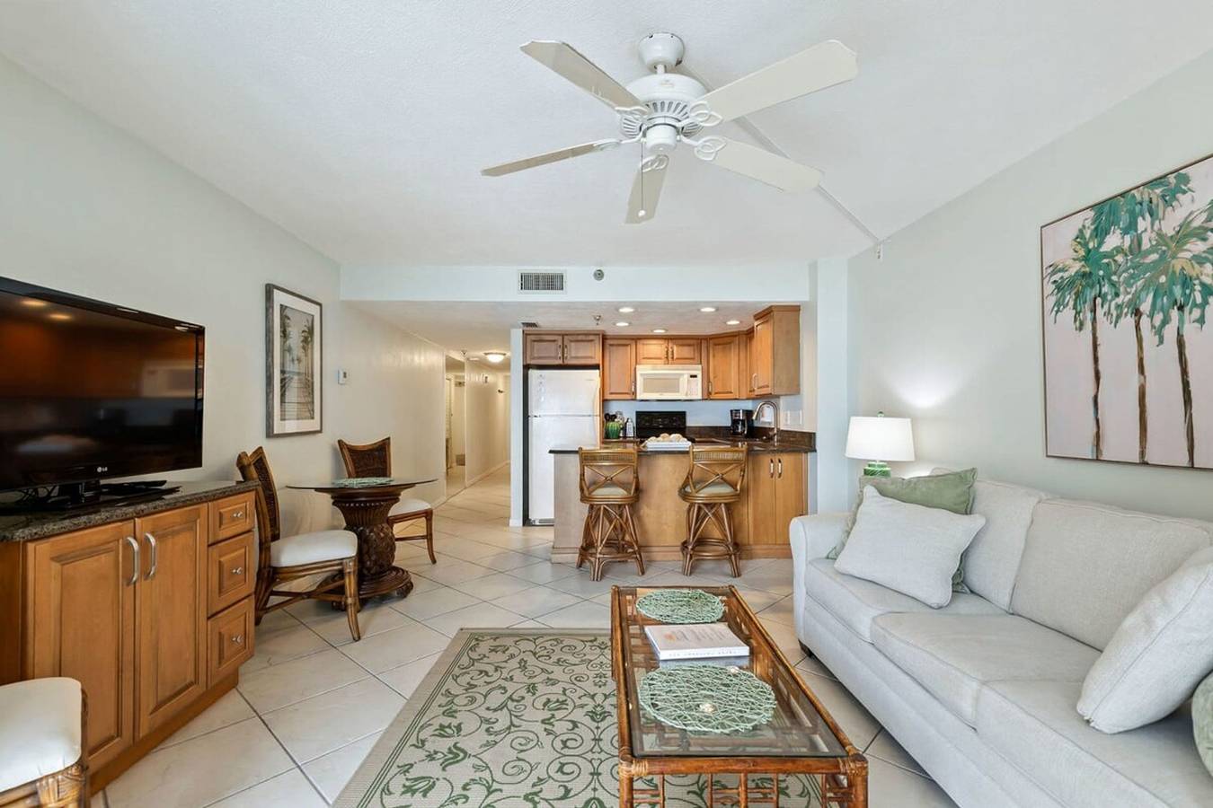 Ganze Wohnung, Tropical Palms   Partial Ocean View  Pool  Hot Tub in Daytona Beach Shores, Florida
