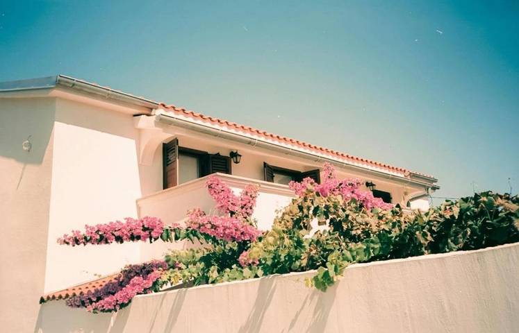 Casa vacanza per 25 persone, con sauna e panorama nonché giardino e piscina a Catania