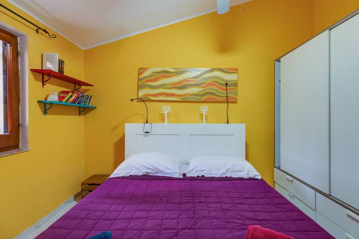 Gîte pour 4 personnes, avec jardin à Bosa - 2