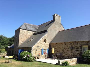 Cottage pour 2 personnes, avec jardin, animaux acceptés à Trélévern
