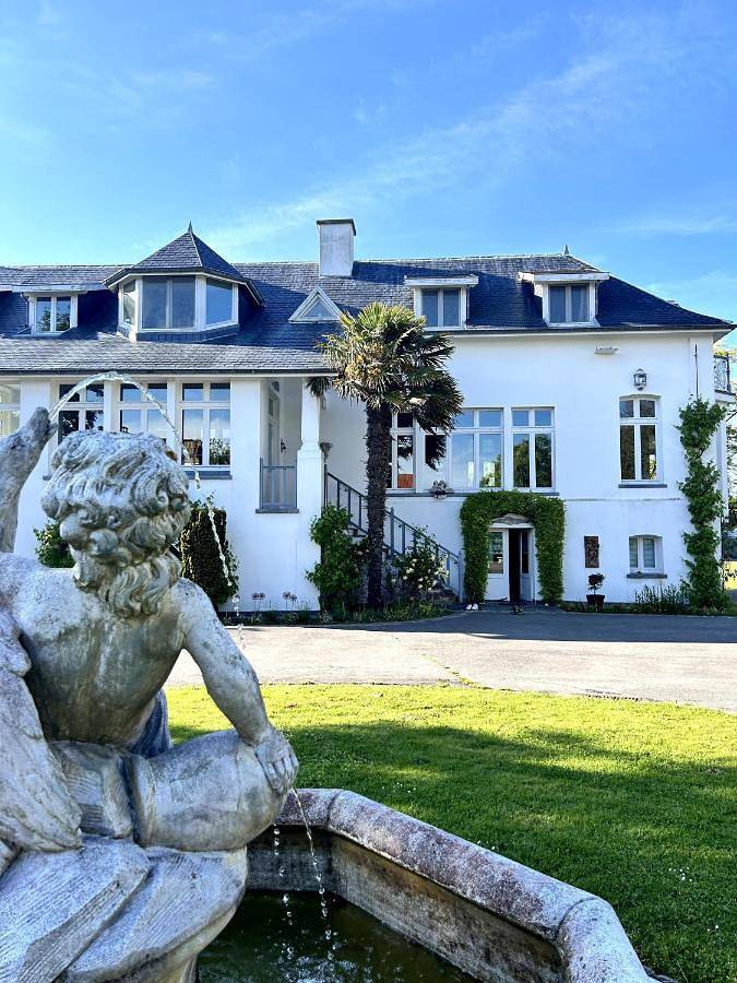 Location de vacances pour 14 personnes, avec jardin et jacuzzi, animaux acceptés à Groffliers