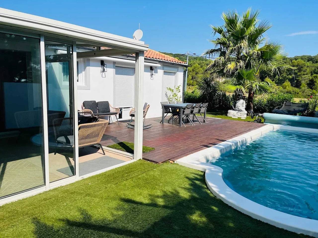 Villa acogedora con piscina en Saint-Paul-et-Valmalle in Saint-Paul-et-Valmalle, Región de Lodève