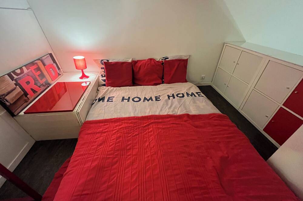 Appartement entier, Bel appartement rénové, au coeur d'Aix très proche fontaine de la Rotonde in Aix-en-Provence, Côte méditerranéenne (France)