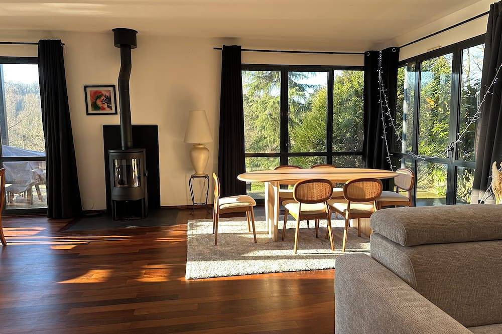 \"La Clairière\" for 4 with private pool, on the edge of the Versailles forest in Buc, Yvelines