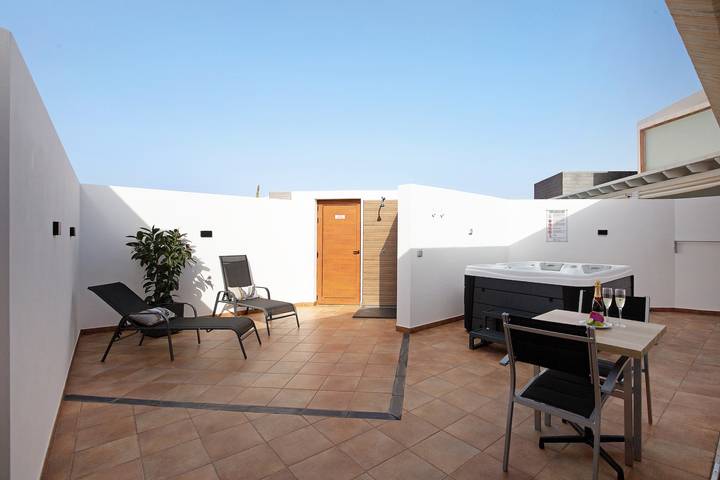 Apartamento entero, Apartamento vacacional "Crepusculo" con vistas a la montaña, terraza y Wi-Fi in Tesjuates, Puerto del Rosario