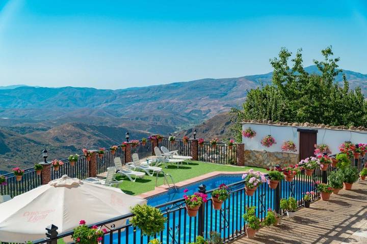 Casa rural para 4 personas, con Jacuzzi y Terraza además de Piscina y Sauna en Yegen - 4