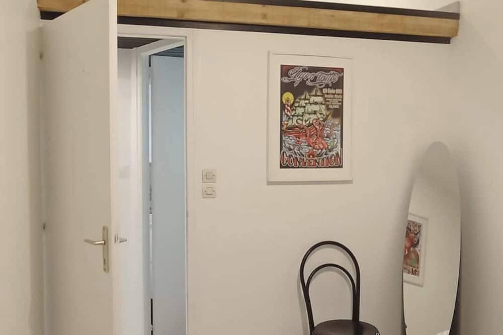 Entire apartment, Duplex apartment in charming neighborhood close to downtown and all amenities, pets allowed in Clisson, Nantes region