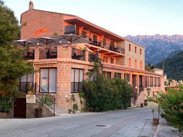 Appart’hôtel pour 4 personnes, avec jardin et vue, animaux acceptés