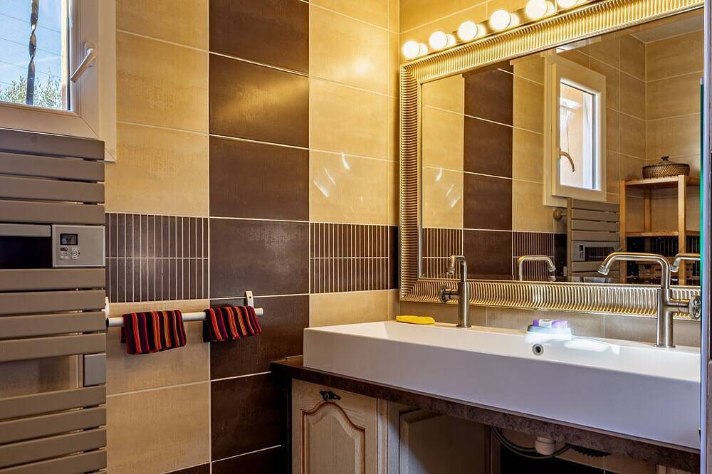 Gîte « Maguy Les Oliviers »: Vista a la montaña, Wi-Fi y aire acondicionado in Couiza, Parque Natural Regional Corbières-Fenouillèdes