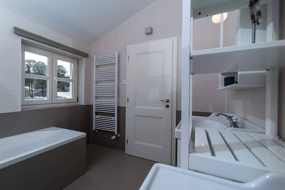 Villa Melita - 4 bedrooms with private pool in Kavran, Südküste Istrien