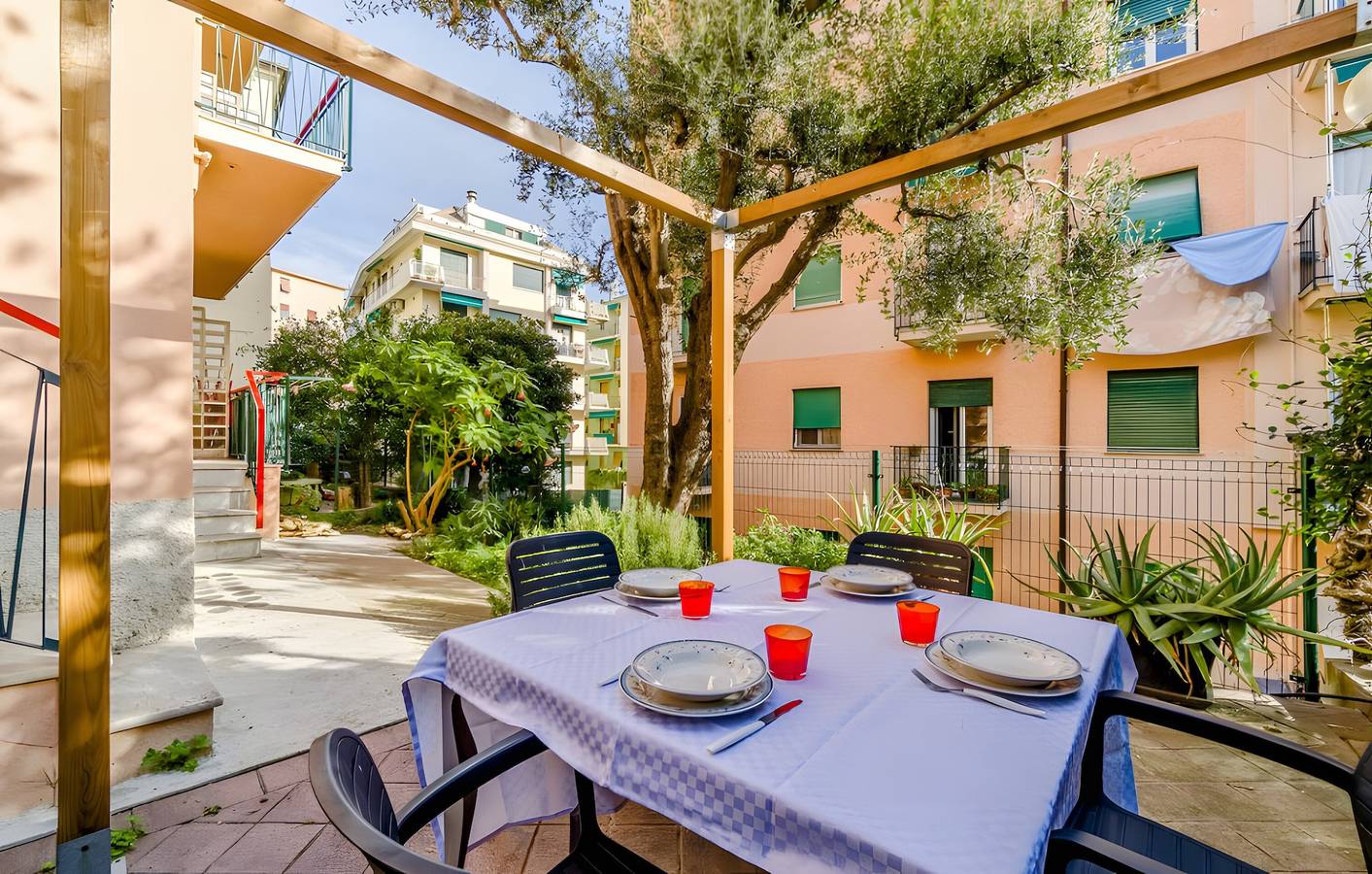 Appartement entier, Appartement 'Happy Family' avec terrasse privée, Wi-Fi et climatisation in Gênes (Ville), Gênes