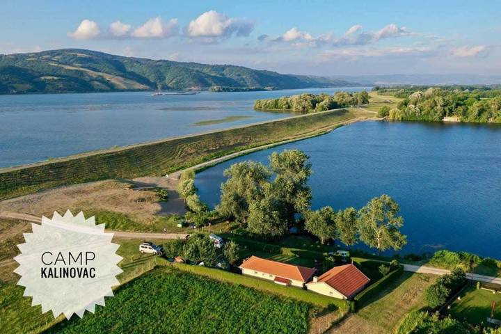 Camping für 4 Personen, mit Ausblick und Garten sowie Seeblick in Serbien