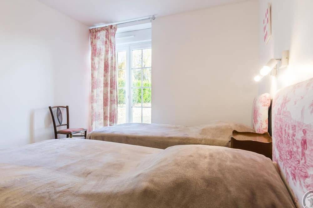 Casa independiente con jardín, cerca del centro y del haras de Saint-Lô, ideal para familias in Saint-Lô, Región de Saint-Lô