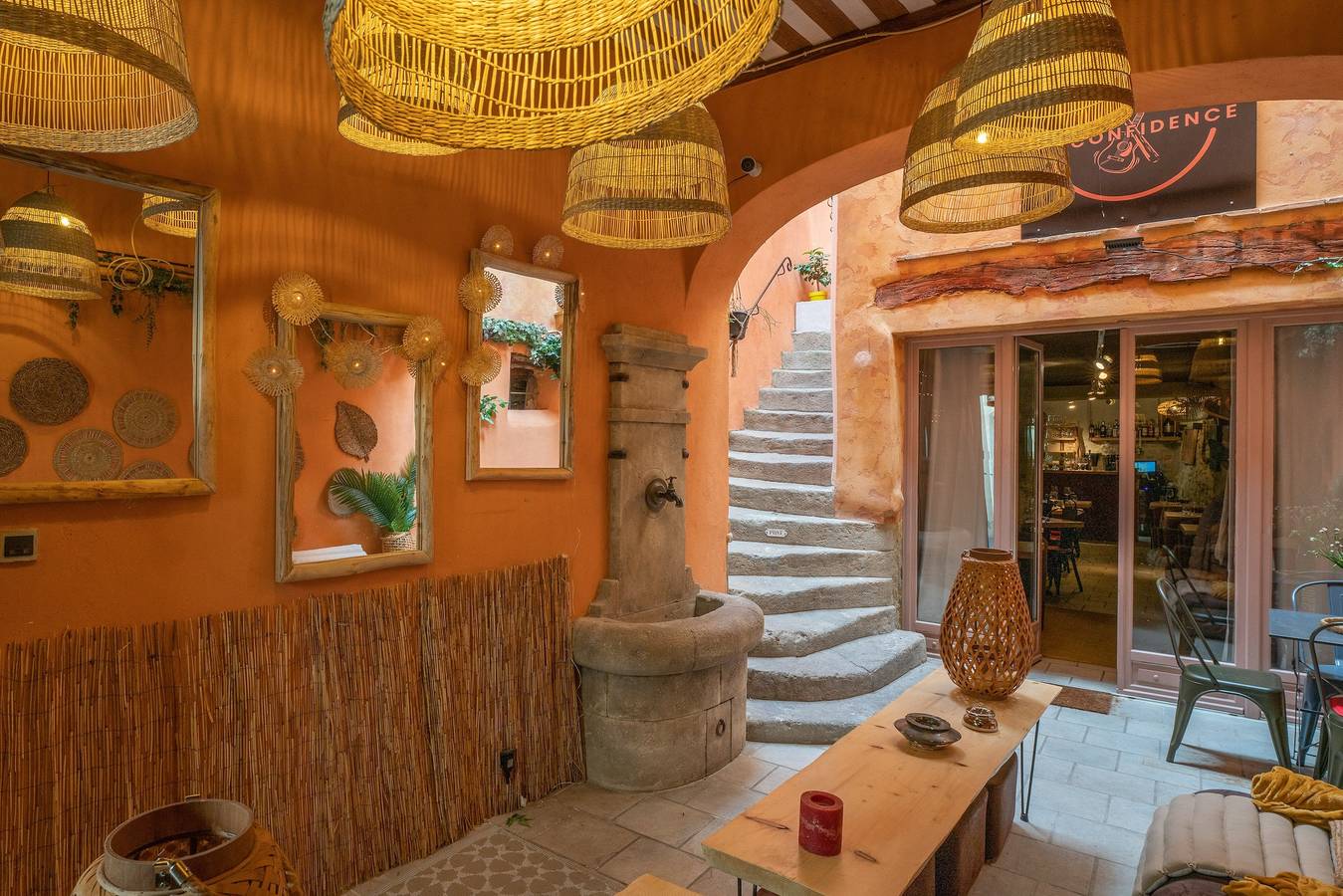 Apartamento entero, La Confidence en el corazón de L'Isle sur la Sorgue in L'Isle-sur-la-Sorgue, Vaucluse