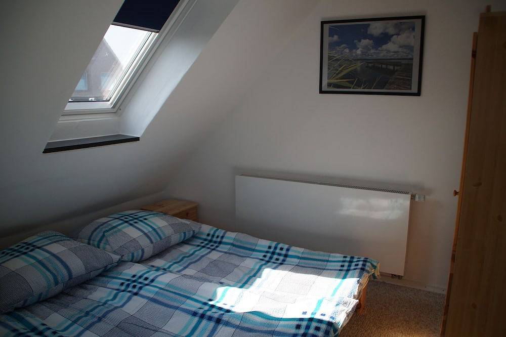 Wohnen auf drei Ebenen - 2,5 Zi-Doppelhaushälfte mit Terrasse und eigenem Zugang in Travemünde, Lübeck