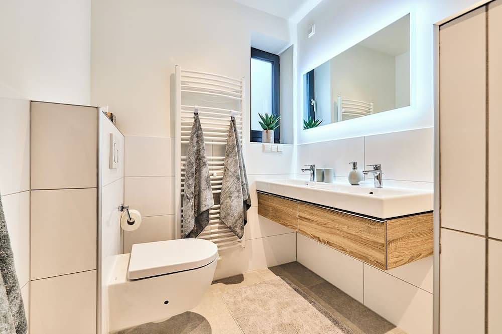 Haus Lavard. Moderne Architektur. Wunderbare Ruhe. in Leck, Grünes Binnenland