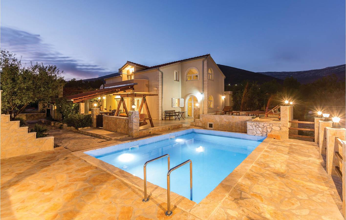 Ferienhaus für 8 Personen mit Terrasse in Kastel Novi, Kaštela