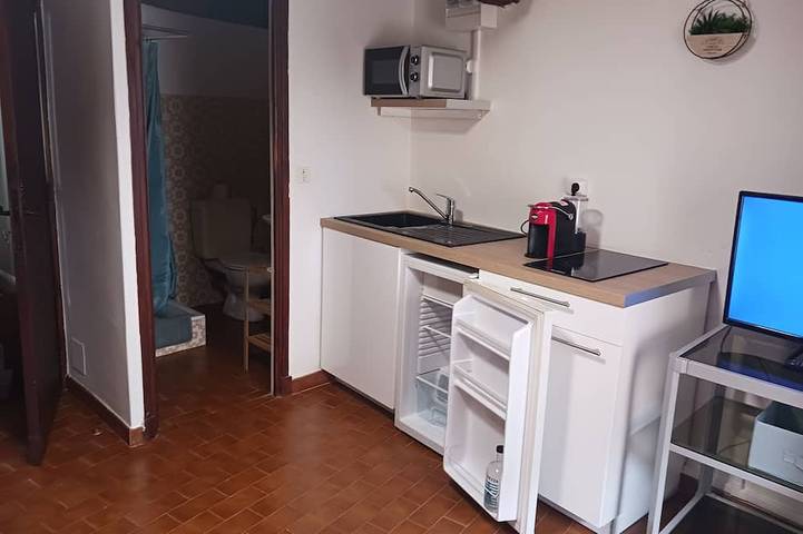 Ganze Wohnung, Atypical studio in the center of cabris village in Cabris, Mittelmeerküste (Frankreich)