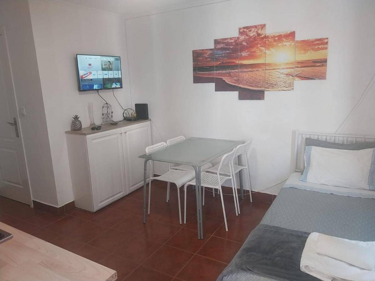 Apartamento inteiro, Two-Bedroom Apartment in Ermidas-Sado, Alentejo Litoral