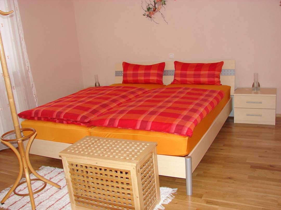 Ganze Wohnung, Neu Ferienwohnung Gudrun in Helmbrechts, Landkreis Hof
