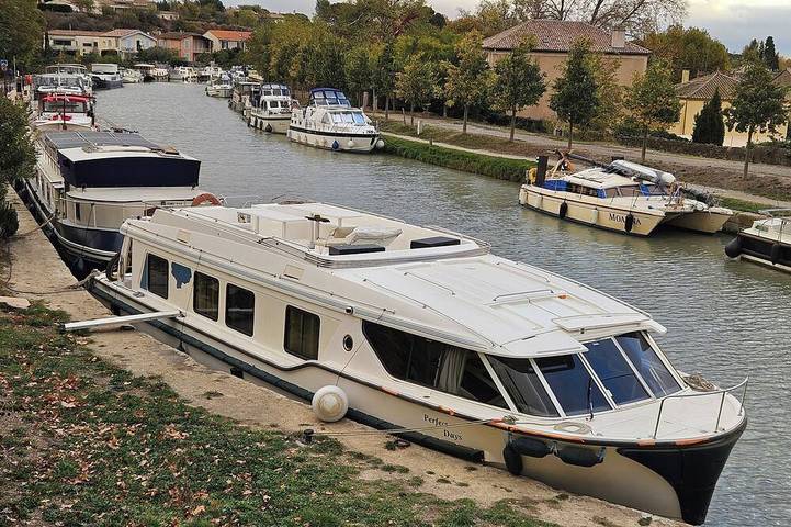 Péniche pour 9 personnes, animaux acceptés - 1