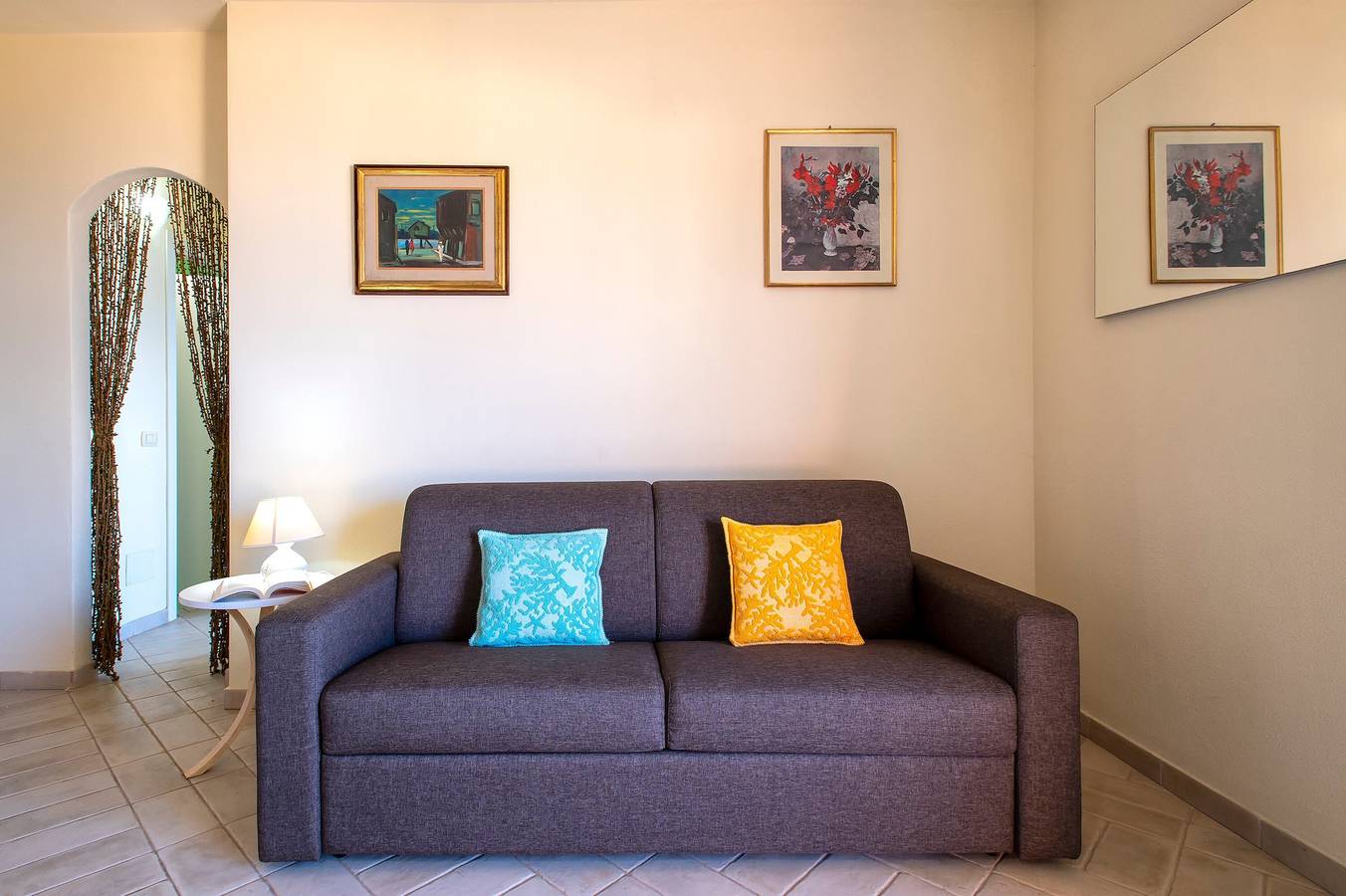 Ganze Wohnung, Ferienwohnung 'Costiero' mit Meerblick, privater Terrasse und Klimaanlage in Trinità d'Agultu e Vignola (Borgo), Trinità d'Agultu e Vignola und Umgebung