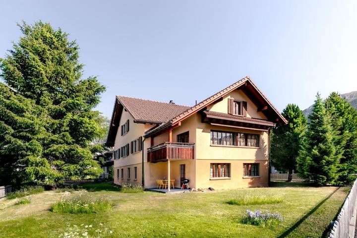 Chalet für 12 Personen, mit Balkon und Garten in Andermatt