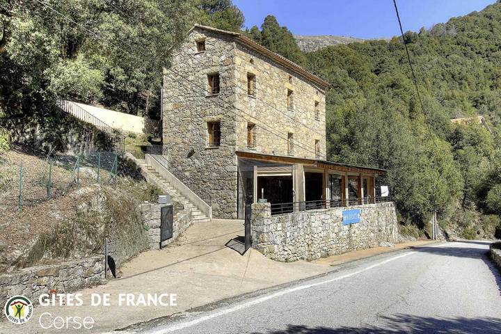 Gîte pour 3 personnes, avec Terrasse à Cristinacce