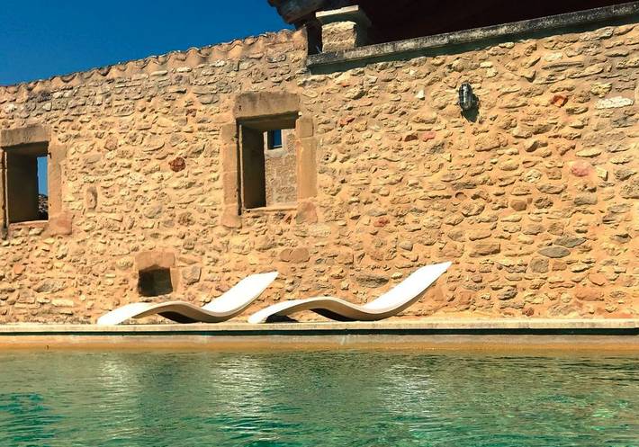 Location de vacances pour 2 personnes, avec jardin ainsi que piscine et vue à Montaren-et-Saint-Médiers - 4