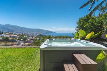 Villa pour 8 personnes, avec jardin ainsi que vue sur l’océan et vue à Funchal