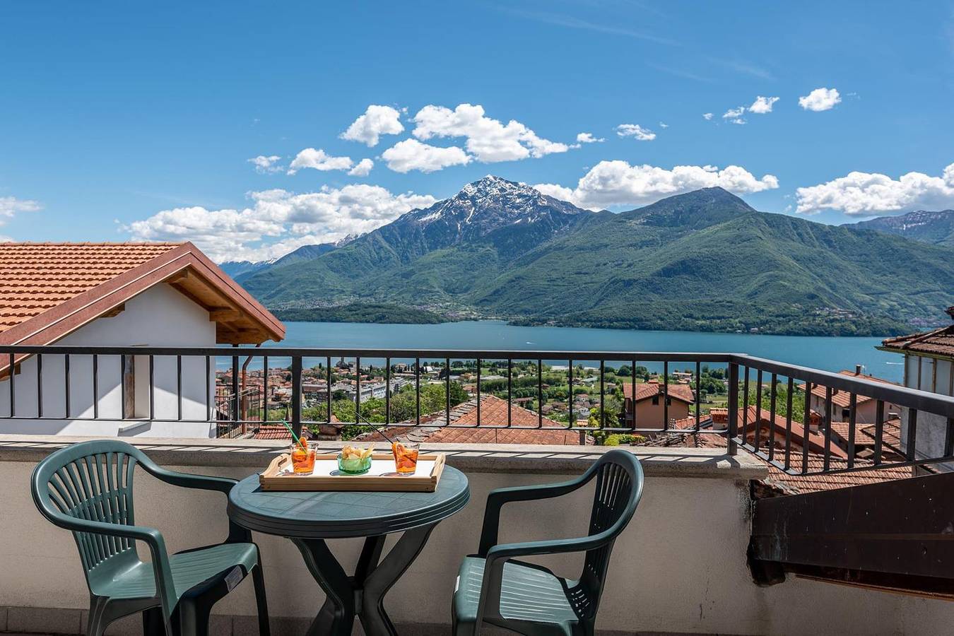 Casa vacanza per 6 persone con terrazza in Taiana, Gravedona ed Uniti