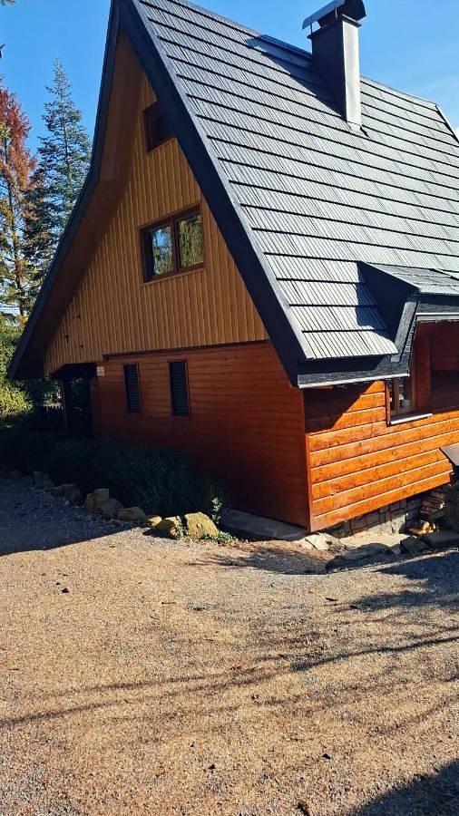 Chalet für 8 Personen, mit Balkon und Garten sowie Ausblick und Pool - 1
