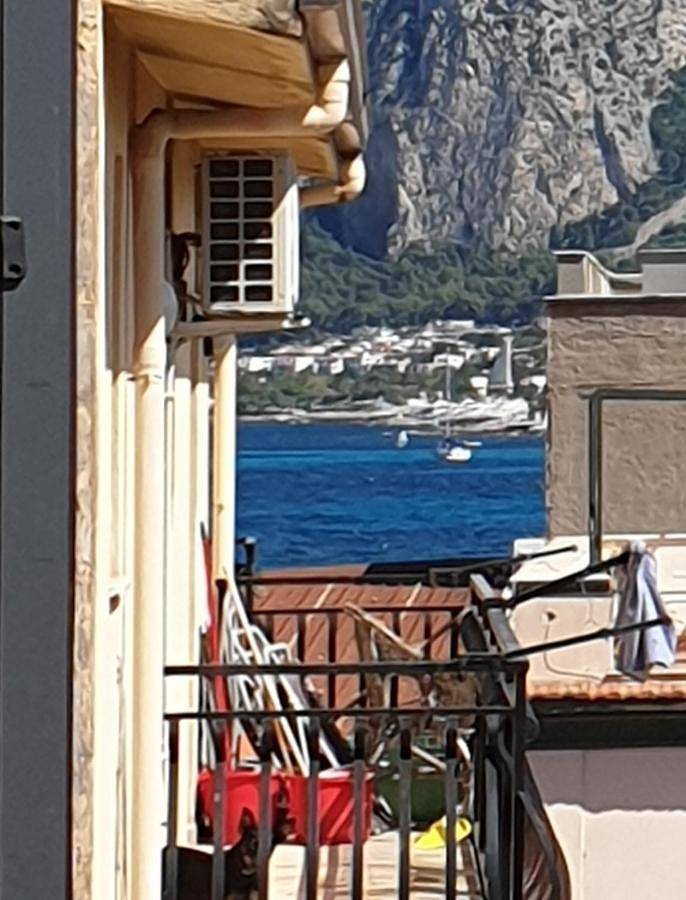 Ferienwohnung für 4 Personen, mit Balkon und Terrasse sowie Ausblick in Mondello - 2