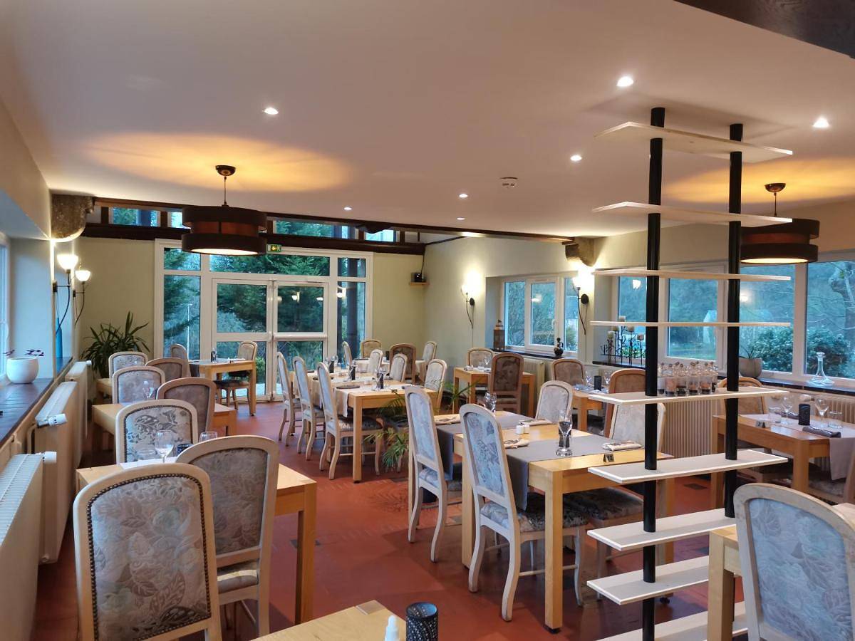 Logis Hotel Le Relais De La Poste in Notre-Dame-de-Bonne-Nouvelle, Région de Caen