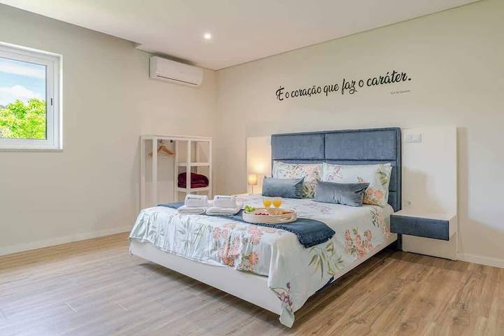 Location de vacances pour 3 personnes, avec terrasse ainsi que jardin et piscine dans Santa Marinha do Zêzere - 3