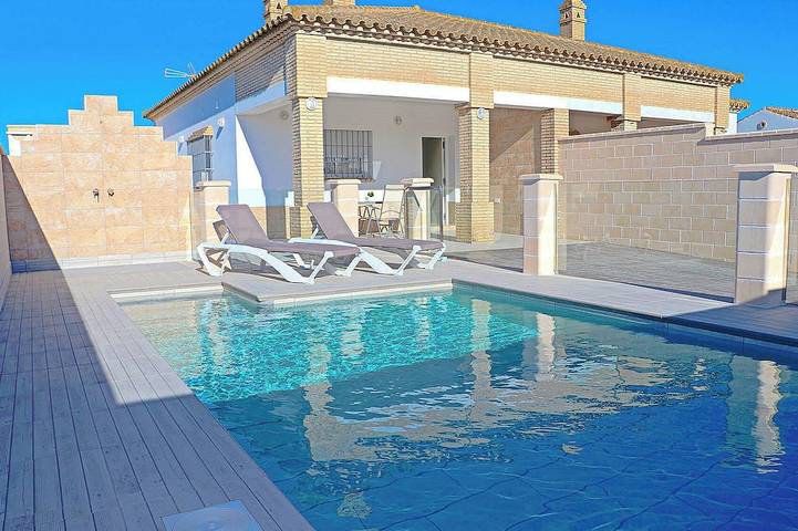 Chalet für 4 Personen, mit Pool und Terrasse in Conil de la Frontera