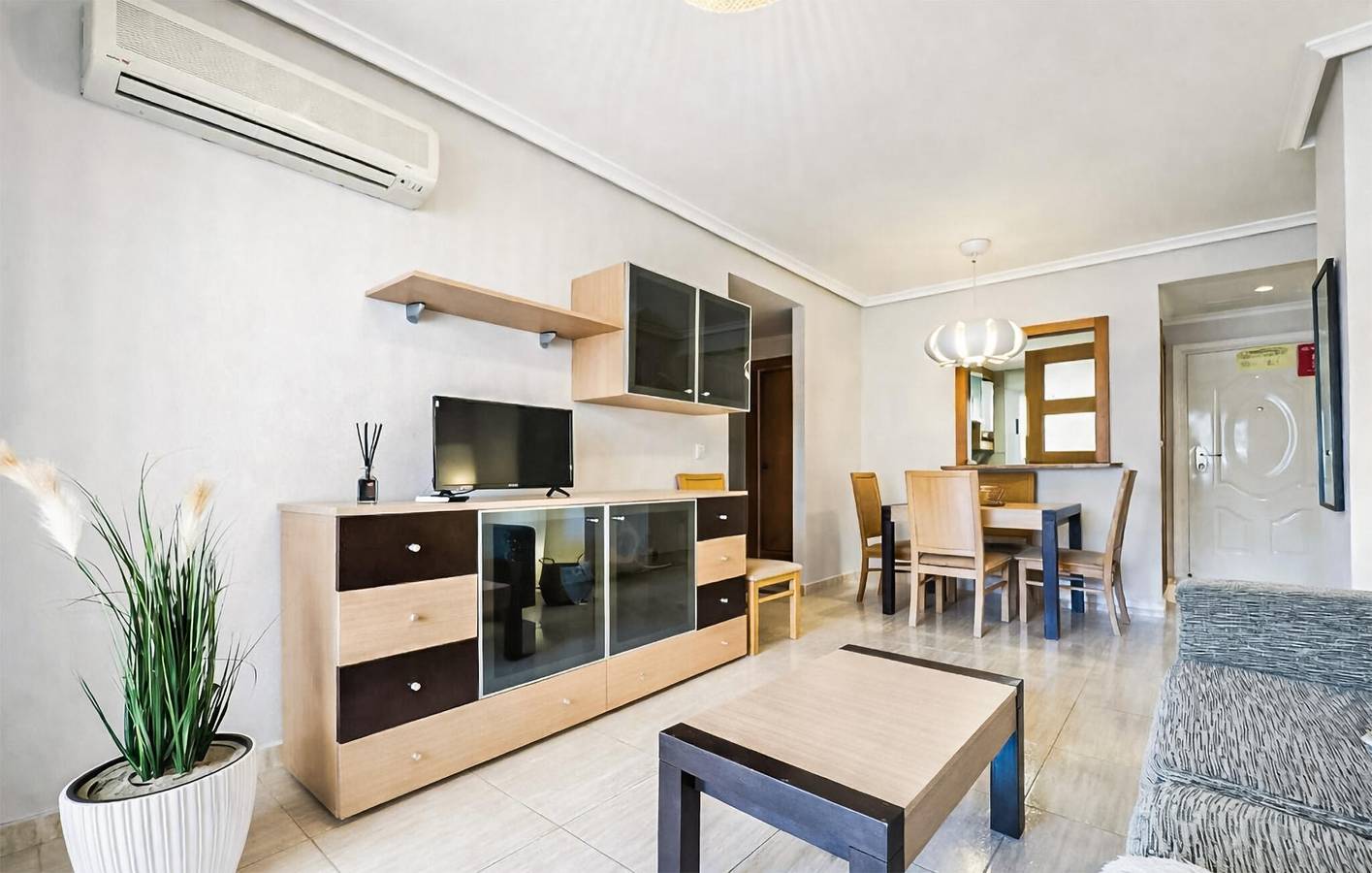 Apartamento vacacional entero, Apartamento con vistas panorámicas, piscina y aparcamiento in Marina d'Or, Oropesa del Mar