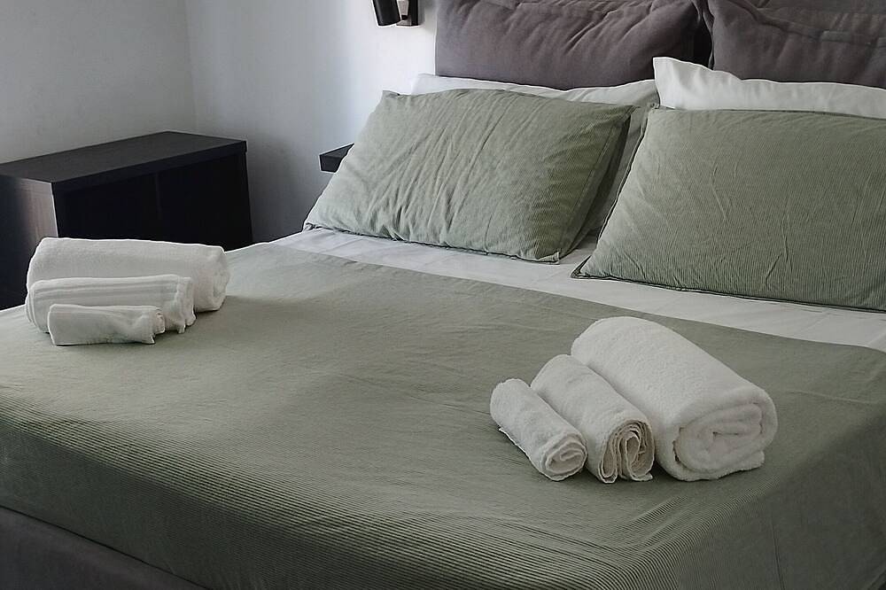 Apartamento entero, Oktò apartments Milazzo: Double Room with Private Bathroom in Milazzo, Provincia de Messina