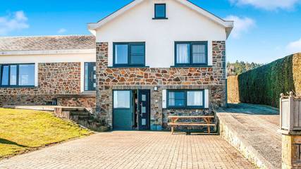 Location de vacances pour 5 personnes, avec terrasse et jardin à Lierneux