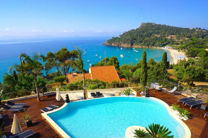 Location de vacances pour 8 personnes, avec piscine ainsi que vue et jardin, animaux acceptés à Rayol-Canadel-sur-Mer - 2