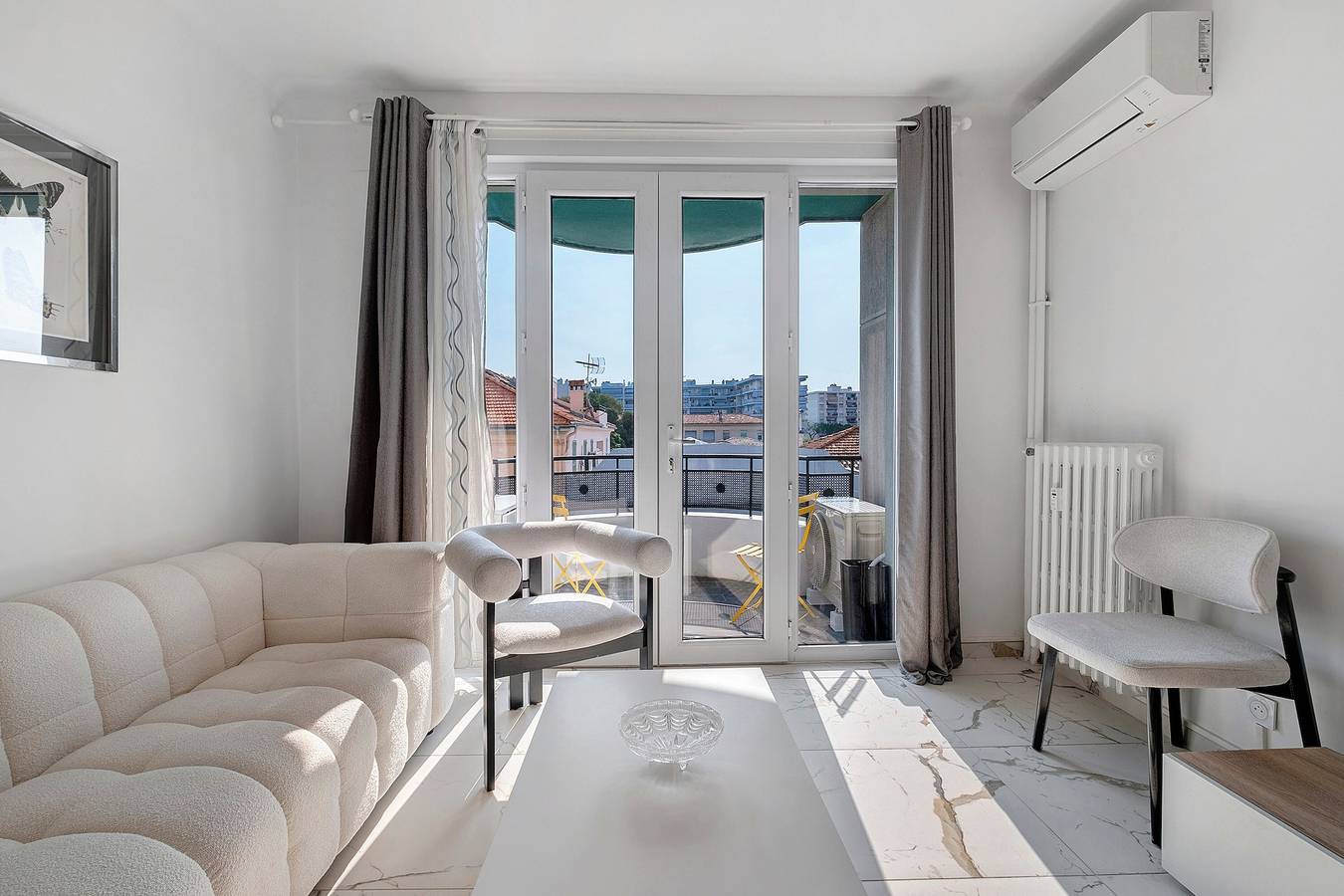 Appartement entier, Appartement avec climatisation, 2 suites & 2 balcons près des plages in Cagnes-sur-Mer, Côte méditerranéenne (France)