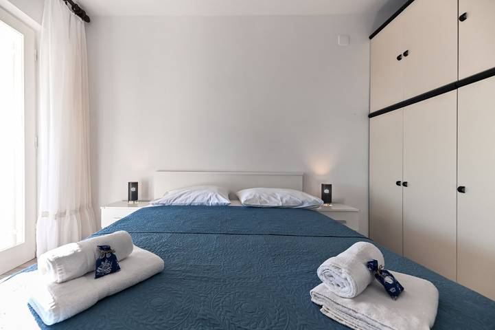 Ganze Wohnung, Ein-Zimmer-Apartment am Strand in Biograd na Moru, Zadar
